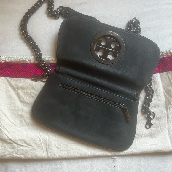 Tory Burch Reva mini cross body Pewter 🖤 - Picture 4 of 7